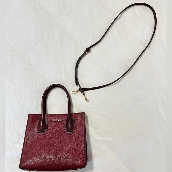 Michael Kors Mercer Medium Bag in Red Snakeprint - Picture 2 of 2